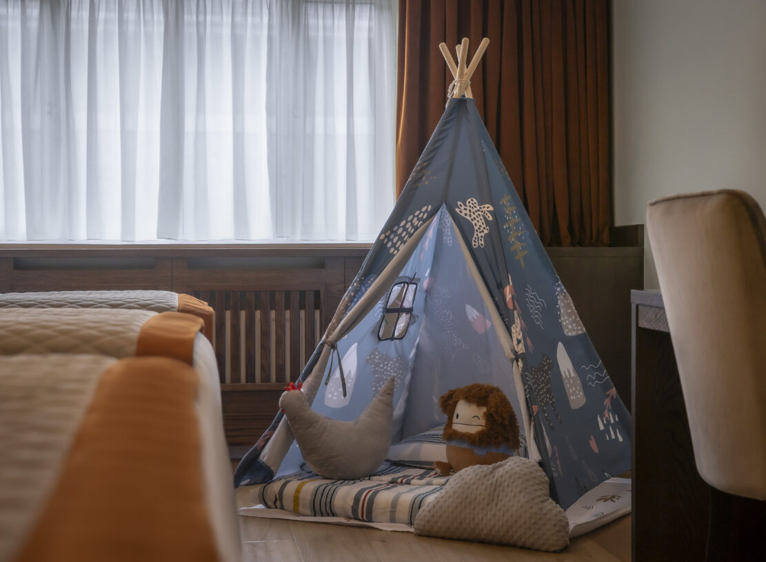 Glenroyal Hotel - Executive Family Bedroom w teepee - 119b