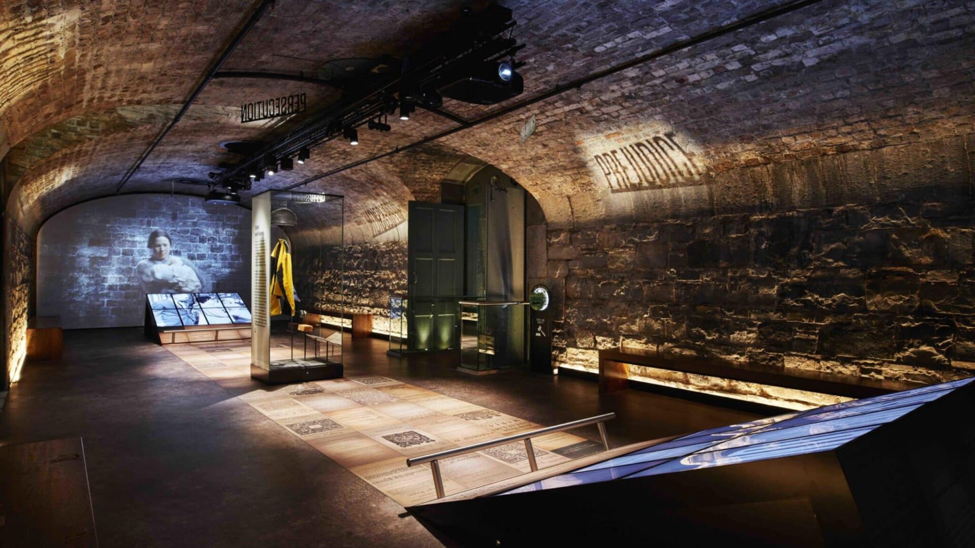 EPIC The Irish Emigration Museum 07 master 1 scaled 2 scaled 1 - Glenroyal Hotel