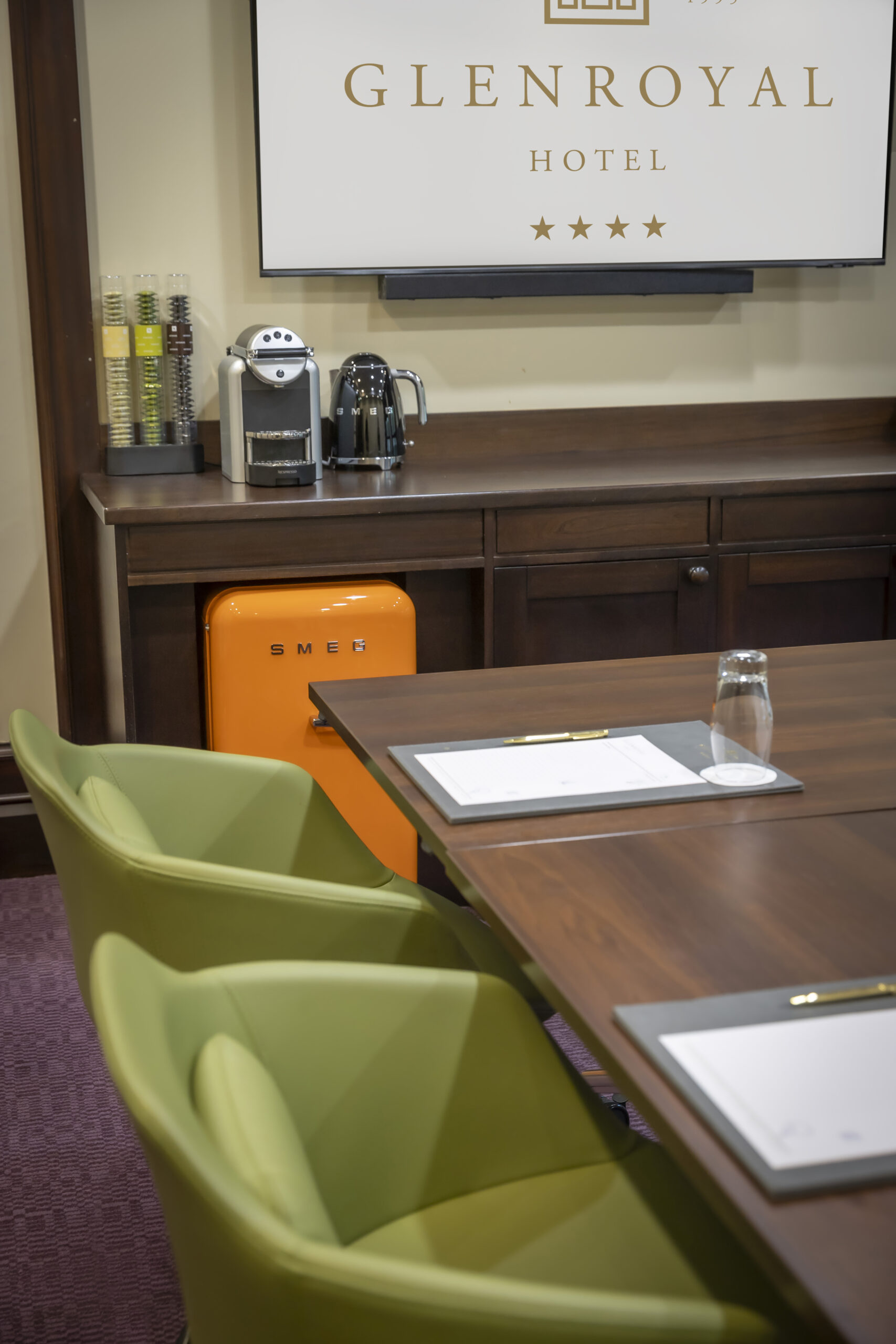 Glenroyal Hotel Cleggan Suite close up scaled - Glenroyal Hotel