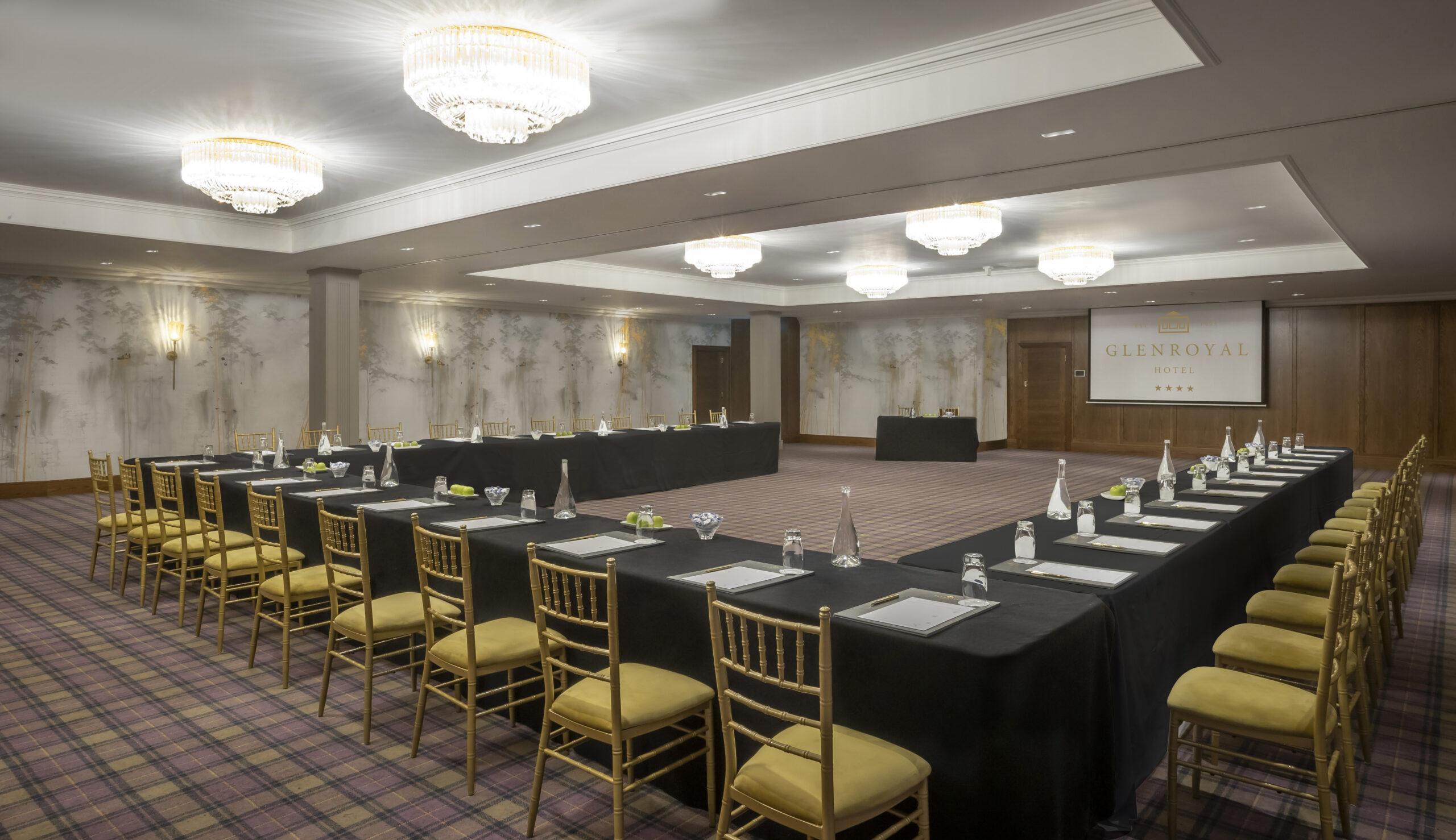 Glenroyal Hotel Connaught Centre U Shaped Style scaled - Glenroyal Hotel