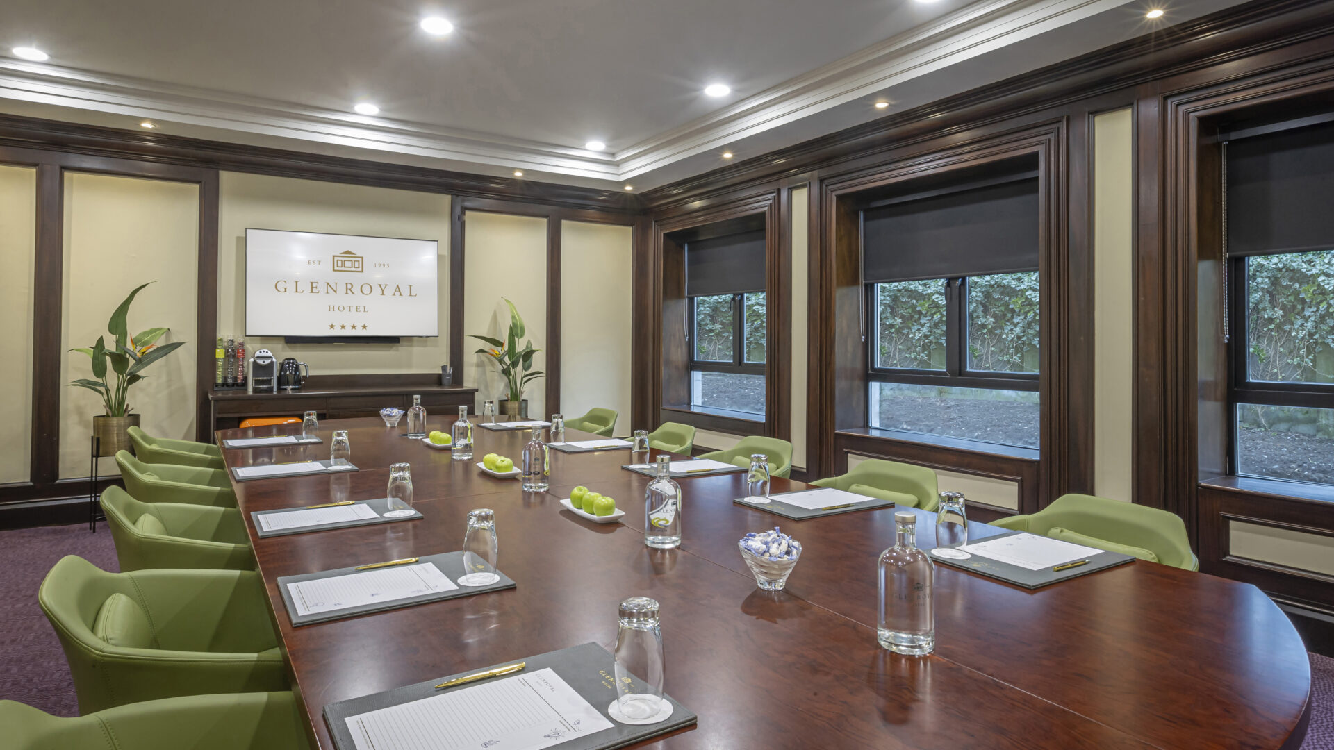 Glenroyal Hotel Oval Suite Boardroom Style - Glenroyal Hotel
