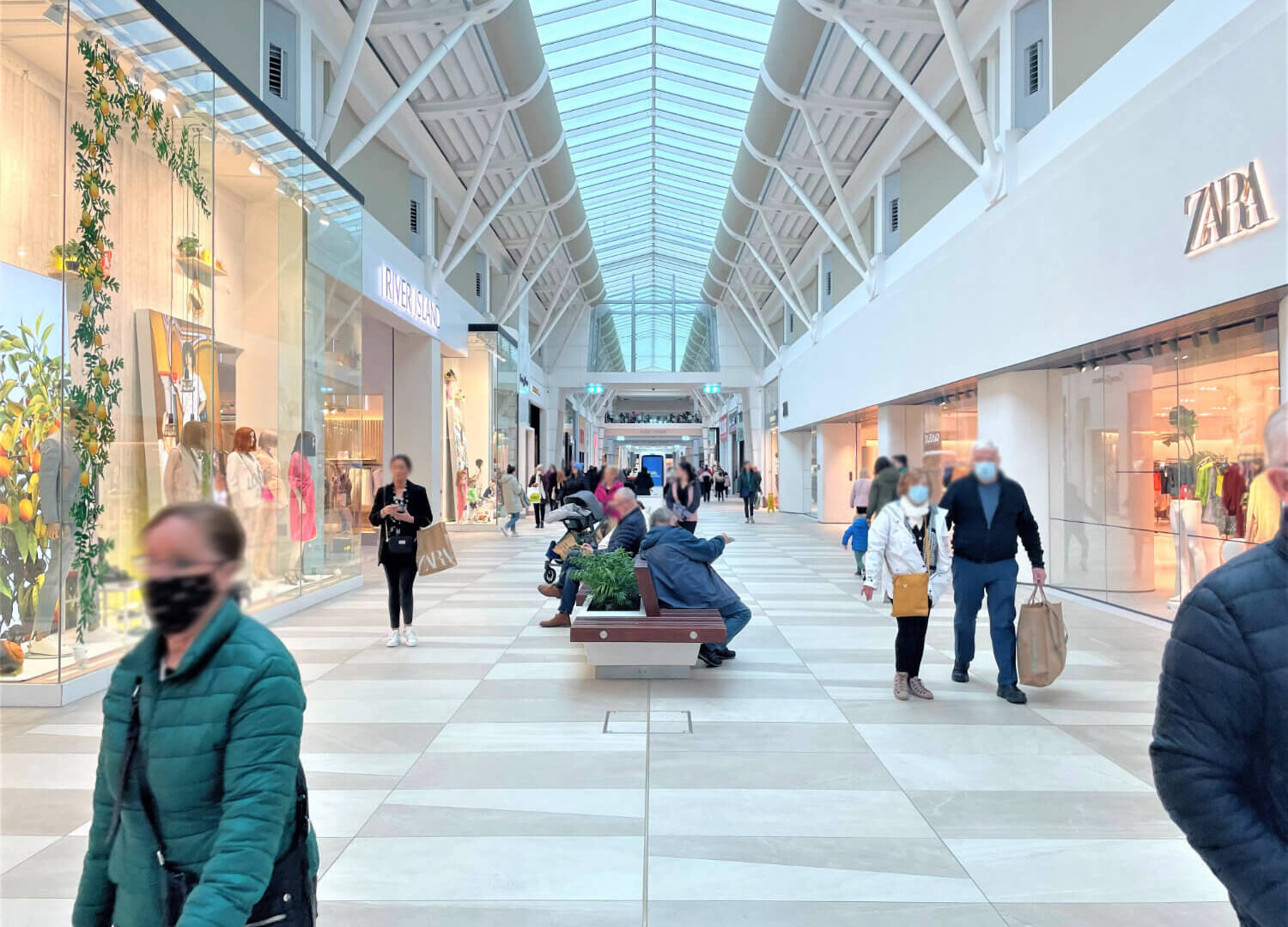 Liffey Valley 04 hres - Glenroyal Hotel