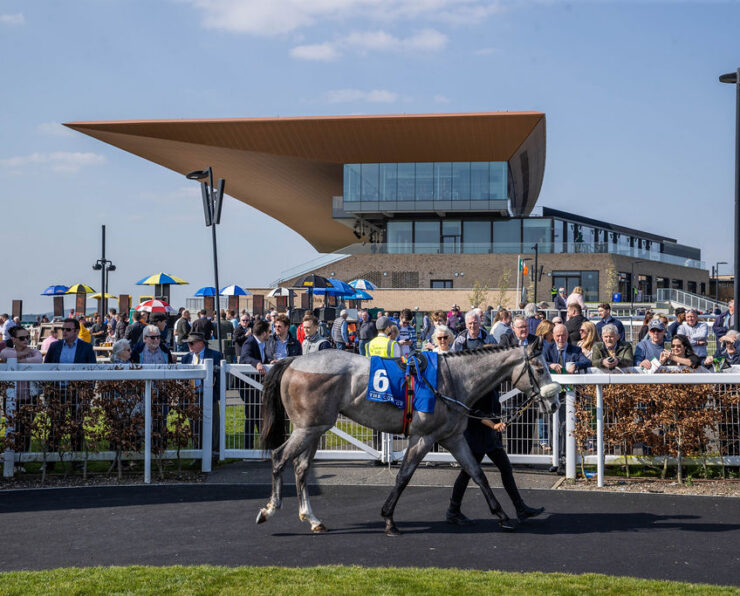 AZ0I5636 - Glenroyal Hotel